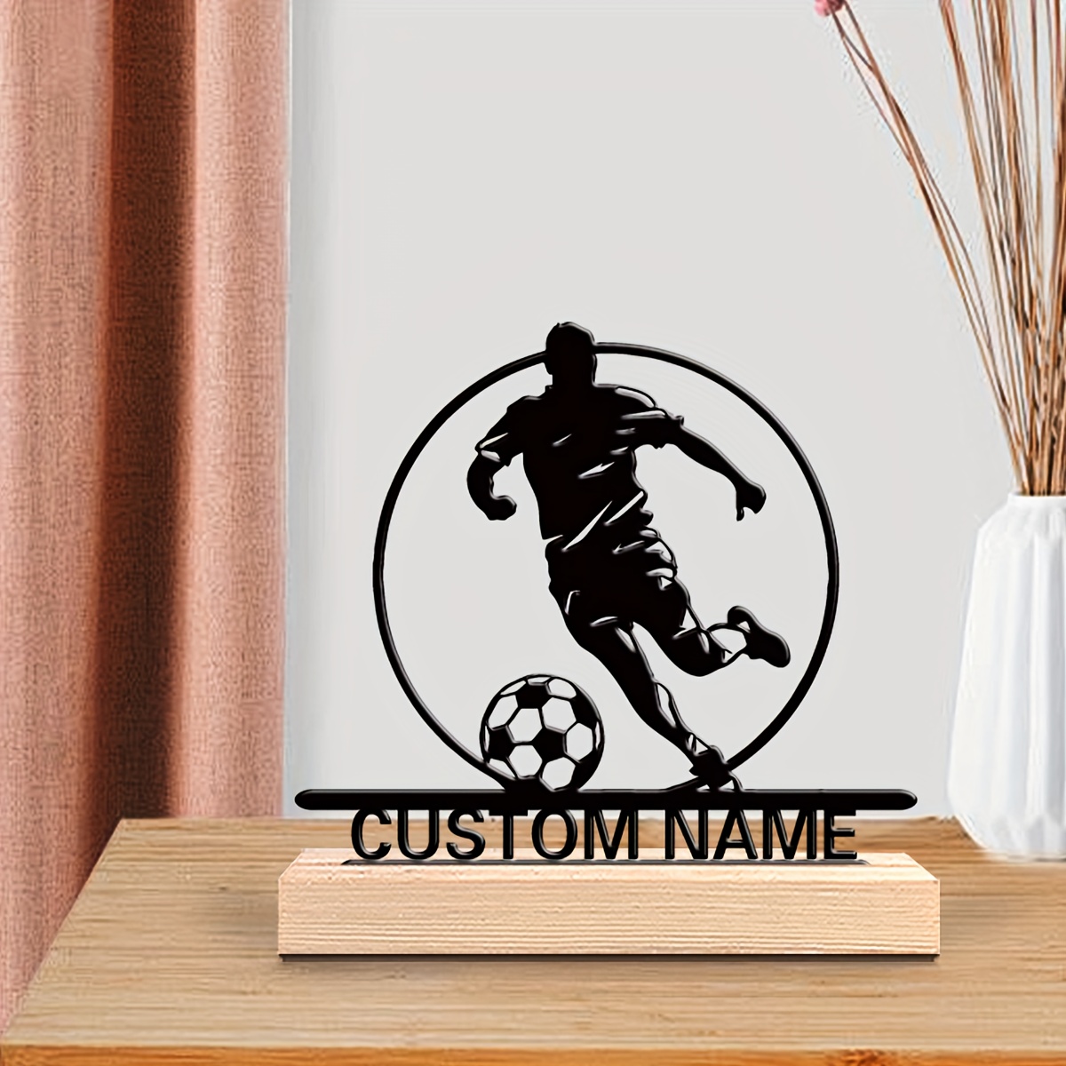 カスタムサッカー選手メタル像（名前入り）、木製台座付きテーブ - Home Decor Unique Items のレビューと価格