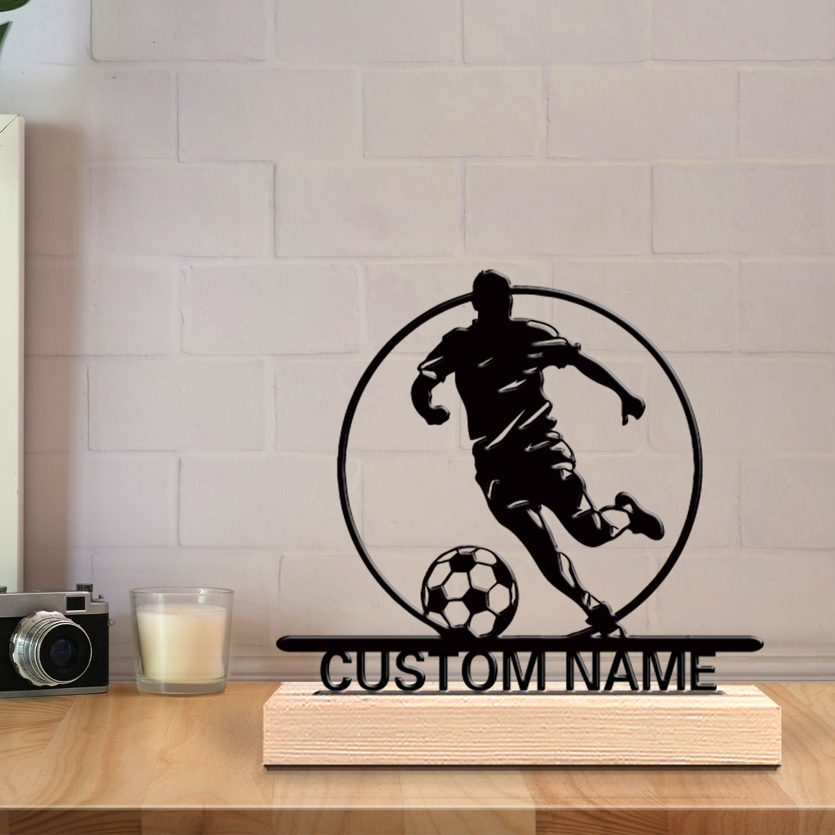カスタムサッカー選手メタル像（名前入り）、木製台座付きテーブ - Home Decor Unique Items のレビューと価格